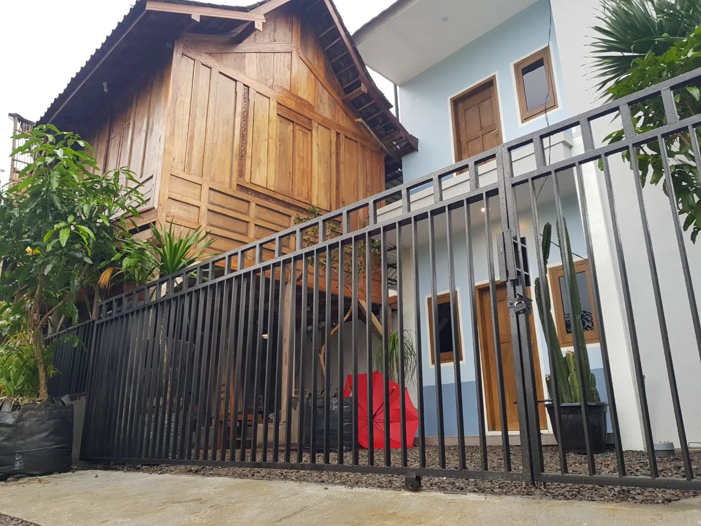 Bangun Kedai Omah Kayu Budget 300 jutaan